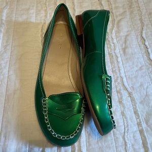 Nine West shiny green loafers / Size 9M